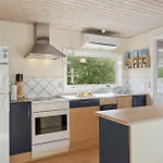 4 Bedroom Lovely In Sjaellands Odde בית נופש *