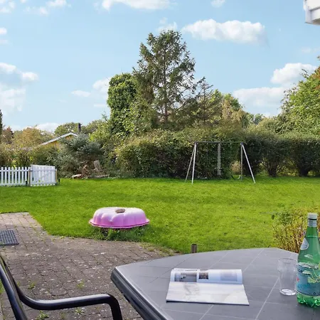 4 Bedroom Lovely In Sjaellands Odde Dom wakacyjny