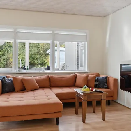 Dom wakacyjny 4 Bedroom Lovely In Sjaellands Odde