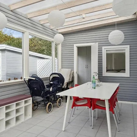 בית נופש 4 Bedroom Lovely In Sjaellands Odde