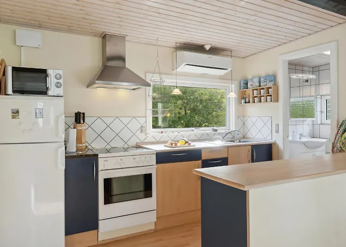 4 Bedroom Lovely In Sjaellands Odde Сasa de vacaciones *