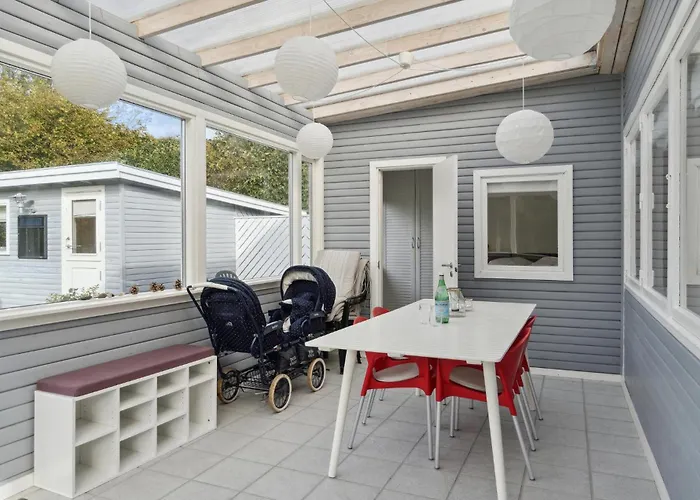 Сasa de vacaciones 4 Bedroom Lovely In Sjaellands Odde